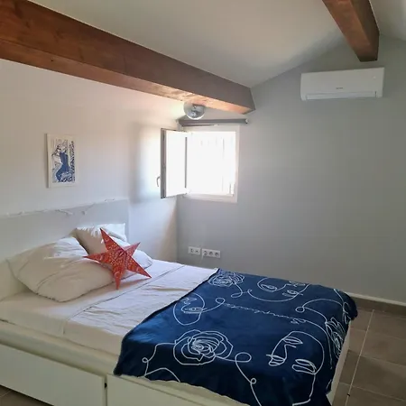 Appartement T3 Duplex Sous Les Toits De Panier Vieux Port Marseille